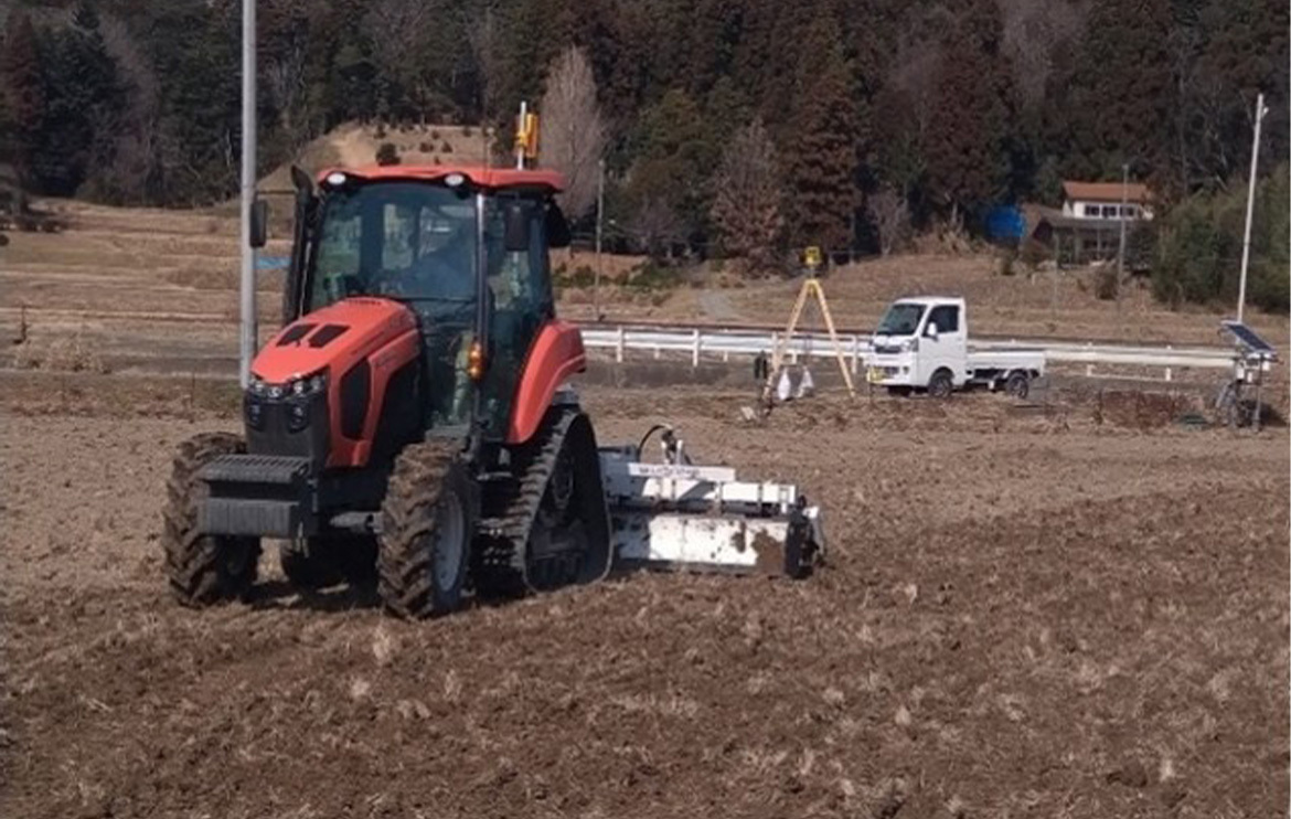 レーザーラベラーを用いた正確な整地作業